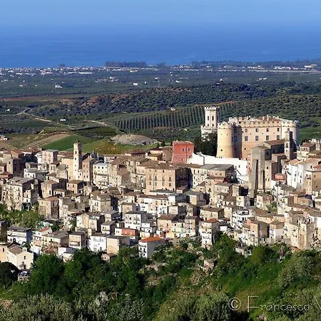 Il Falco E Il Gabbiano לינה וארוחת בוקר קוריליאנו קלאברו