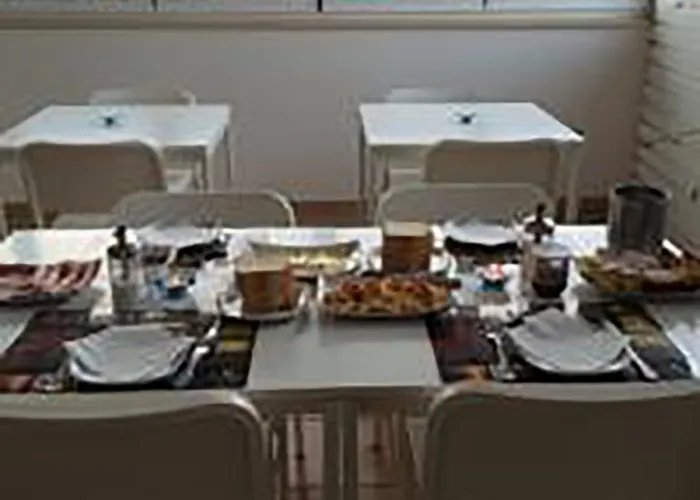 Alojamento de Acomodação e Pequeno-almoço Il Falco E Il Gabbiano 4*