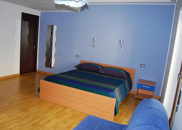 Il Falco E Il Gabbiano Panzió 4*